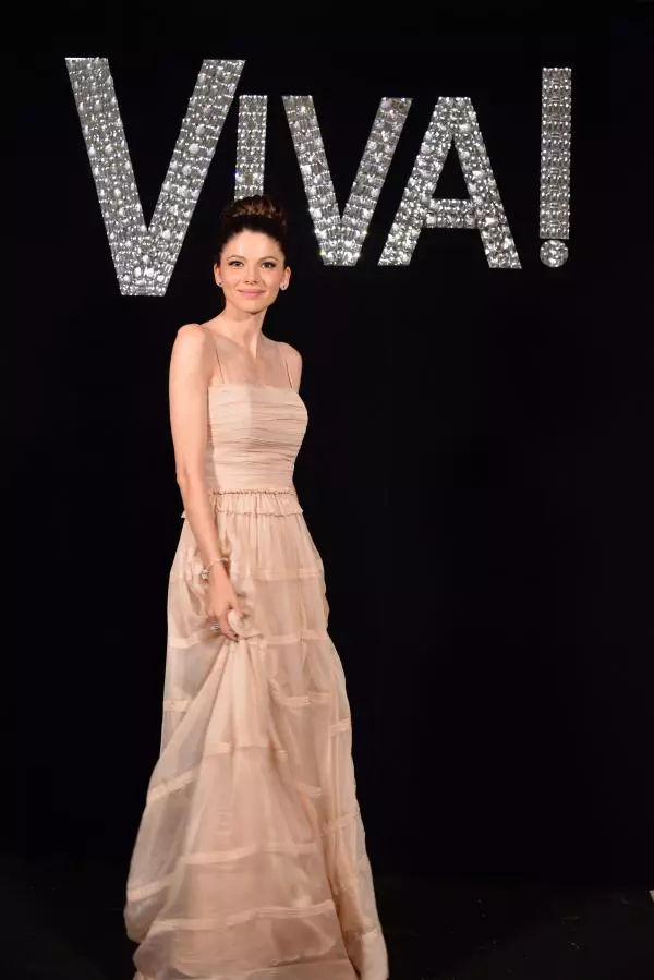 Anca Lungu - Rochie PNK, accesorii Pandora