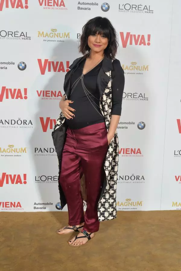 Aylin Cadir – Tinuta Pas du Tout, accesorii Bjorg