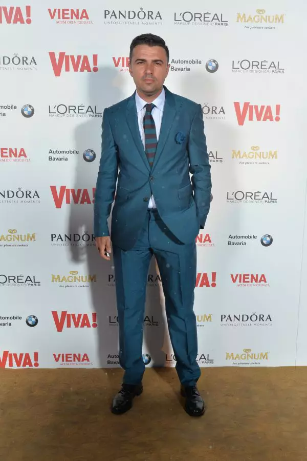 Cornel Ilie (Tinuta Burberry)