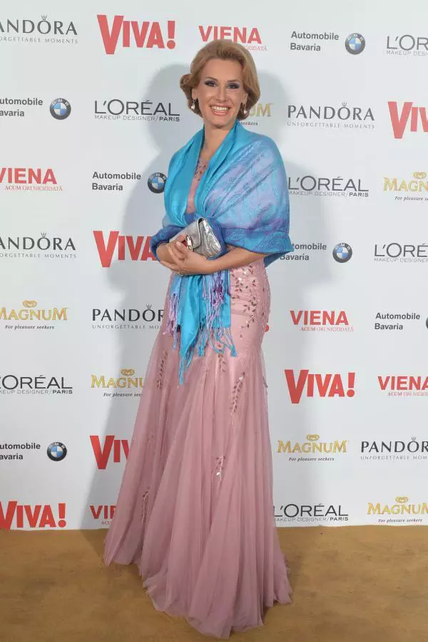 Irina Cordoneanu - Rochie Bella Sposa, cercei Preciosa