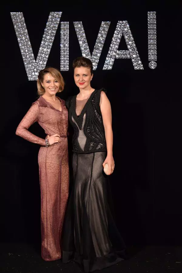 Laura Cosoi si Raluca Hagiu (Unica)