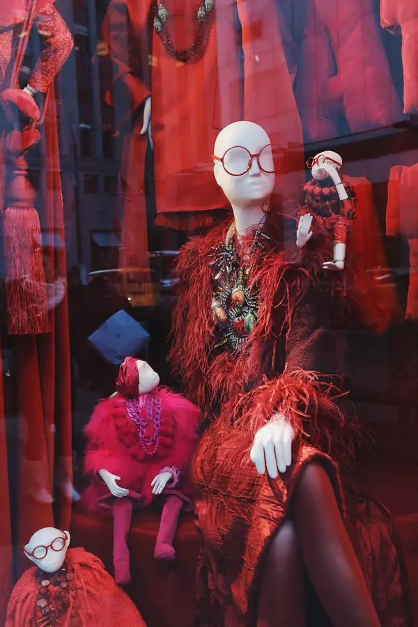 Iris Apfel și-a lansat o nouă carte