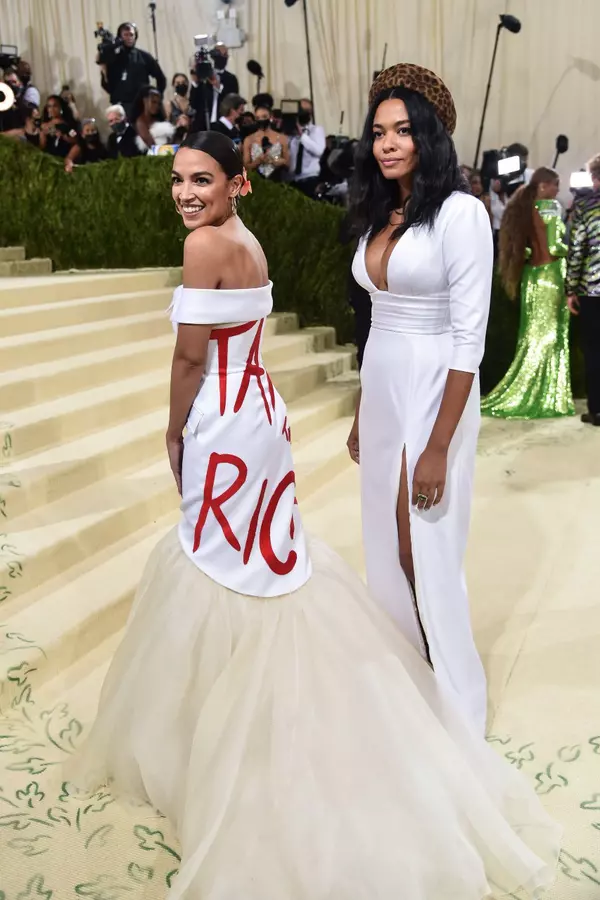 Alexandria Ocasio Cortez în Brother Vellies