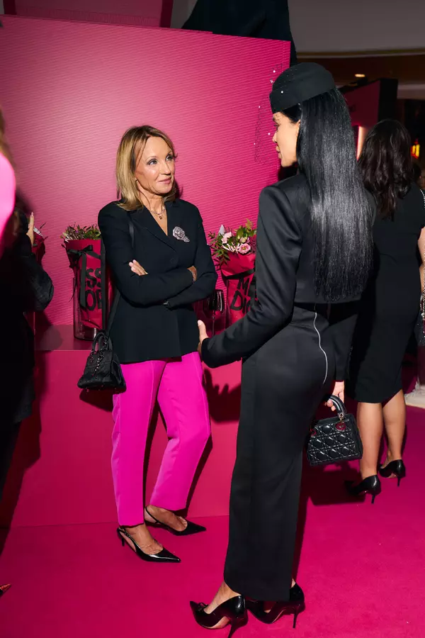 1. Camelia Șucu și Adelina Pestrițu