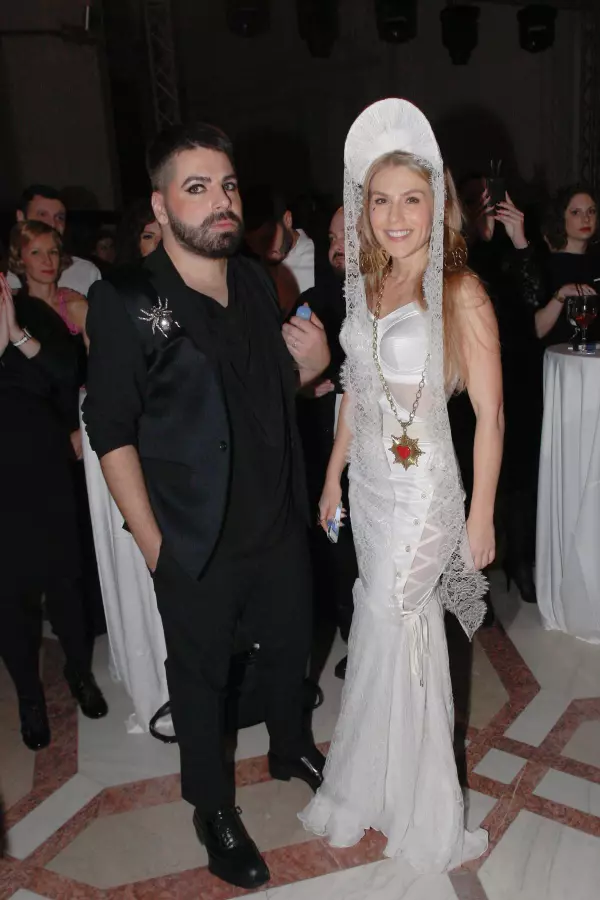 Maurice Munteanu (ELLE), Corina