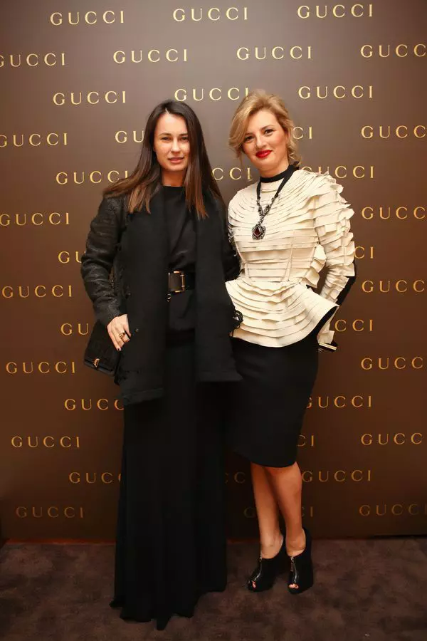 Roxana Voloseniuc si Ioana Basescu