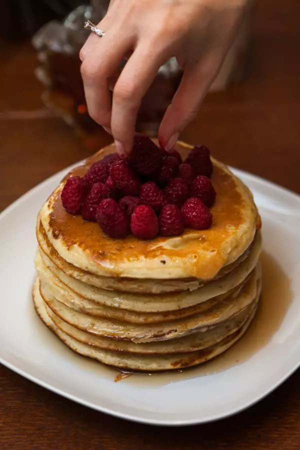 Clatite americane cu zmeura si sirop de artar