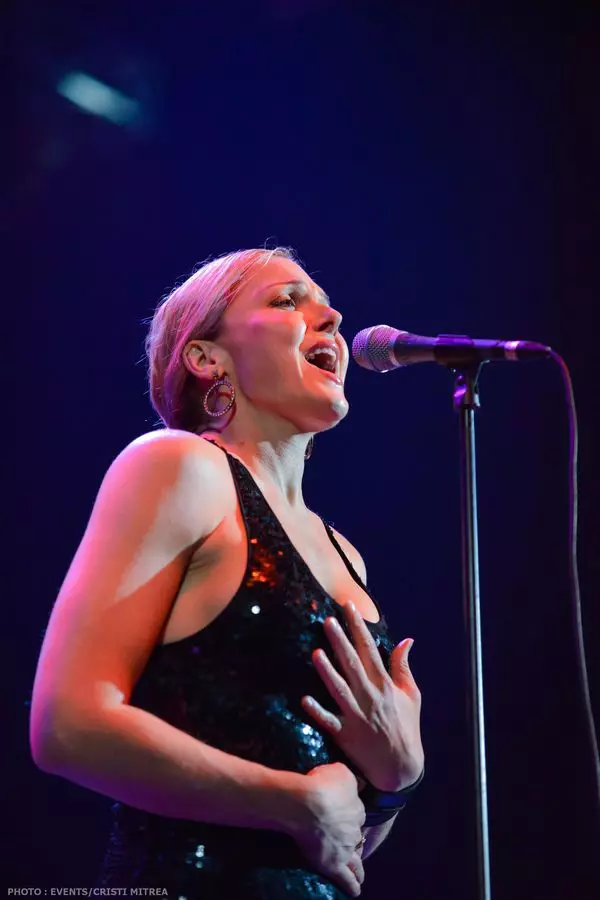 Concert Pink Martini