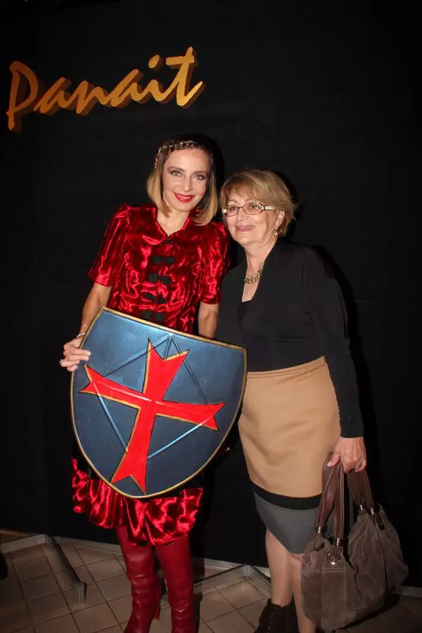 Roxana Iliescu si Gabriela Dinica