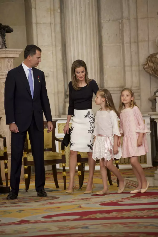 Noul rege al Spaniei si familia sa