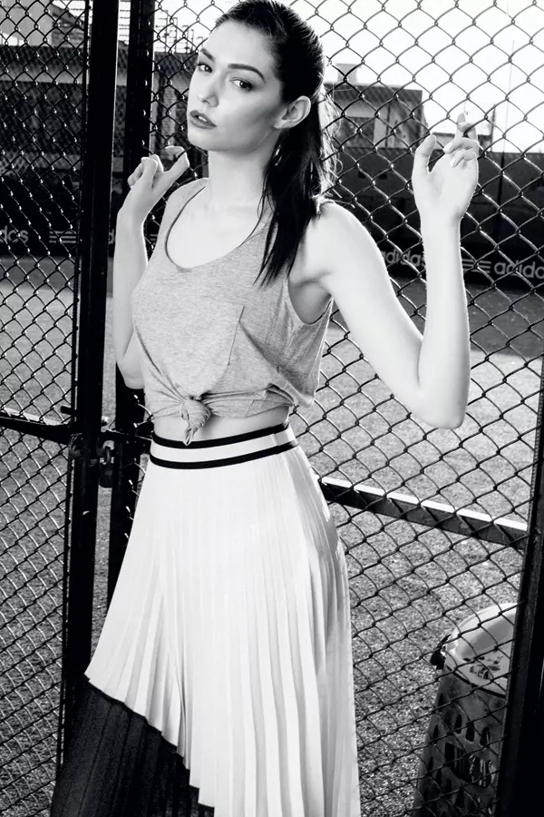 Top Marks & Spencer, 75 lei; fusta Zara, 229 lei.