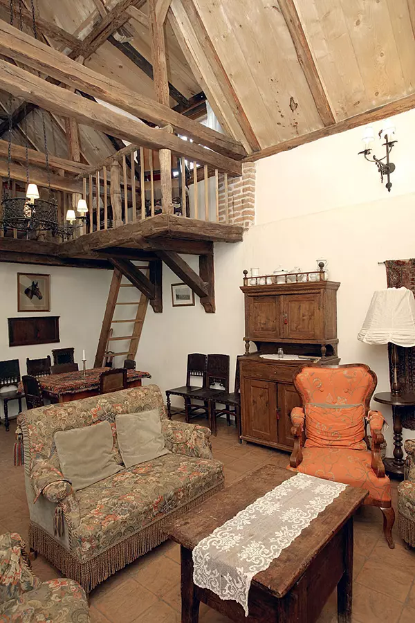 Proprietatea lui Charles din Valea Zalanului, inclusa de Vanity Fair \n 2012 \n topul celor mai frumoase proprietati din lume.