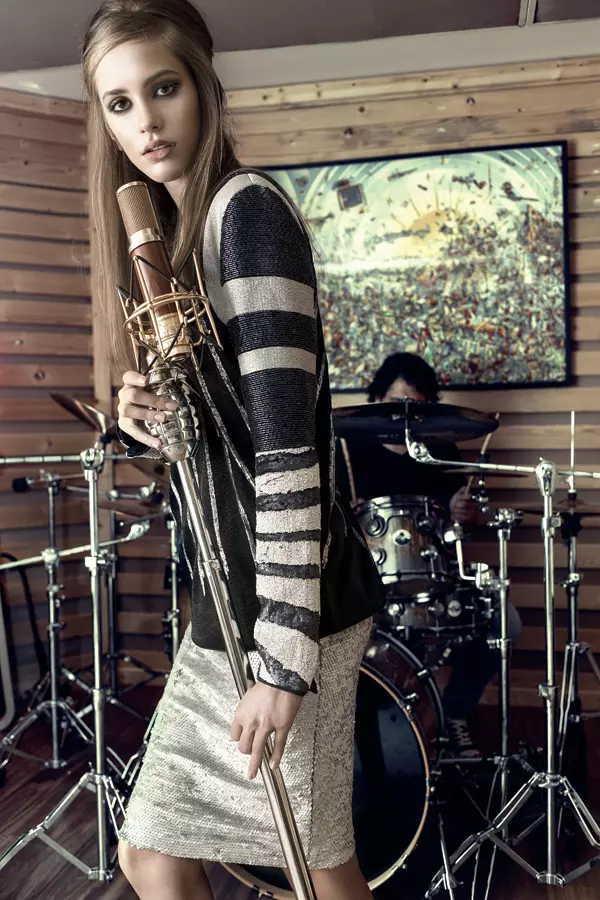 Top H&M Studio AW 2014, 799 lei; fusta American Retro, Victoria Gallery, 1.059 lei.