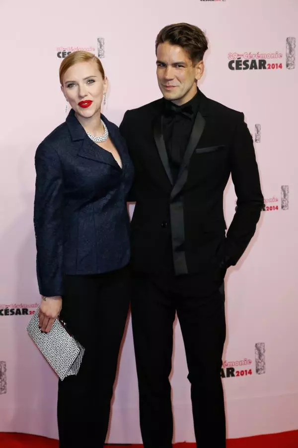 Scarlett Johansson si Romain Dauriac