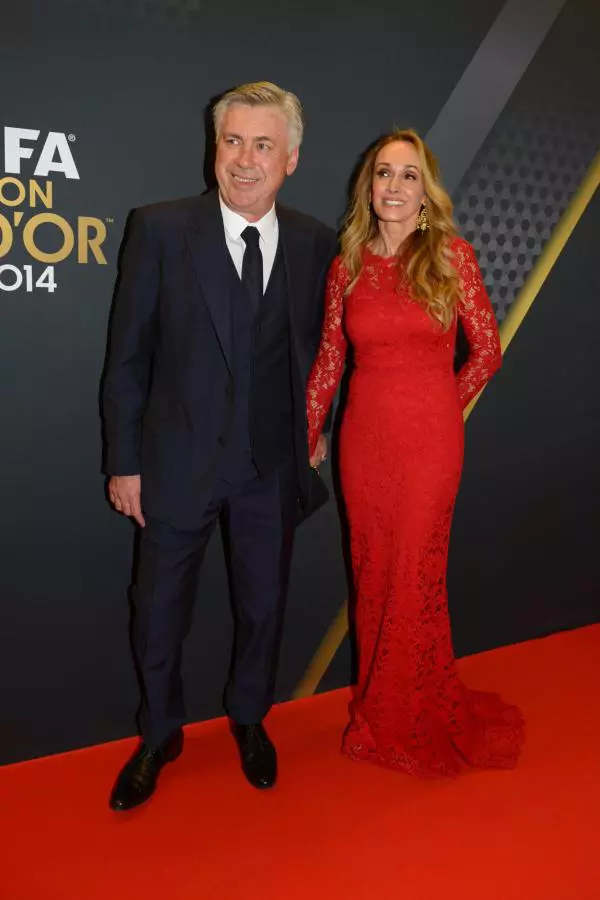 Carlo Ancelotti si sotia