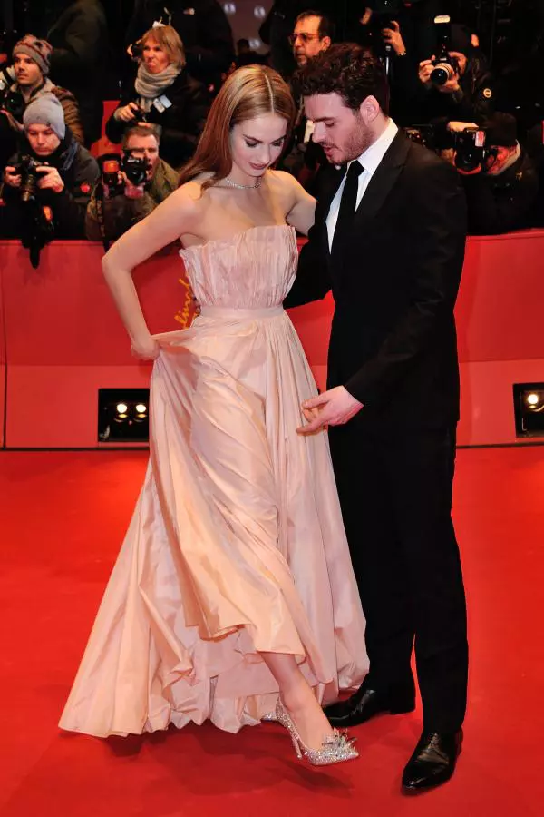 Lily James si Richard Madden