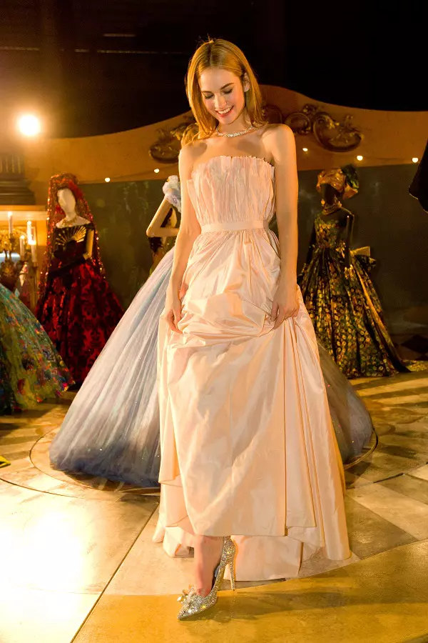 Lily James al Berlin after party