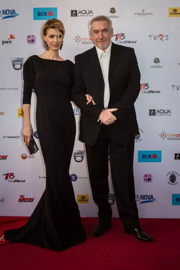 Alina Chivulescu, rochie Razvan Firea