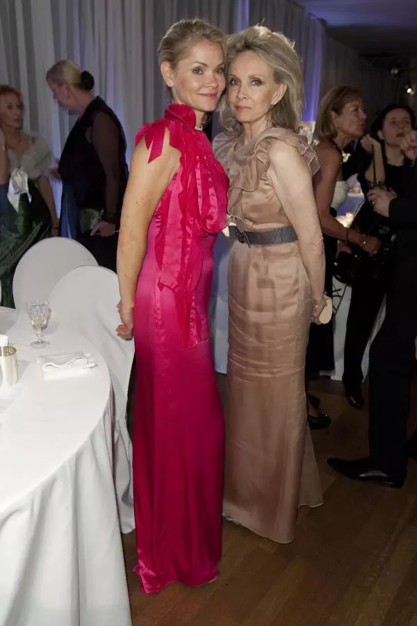 Christina Knudsen si mama ei, Kristina 'Kiki' Tholstrup