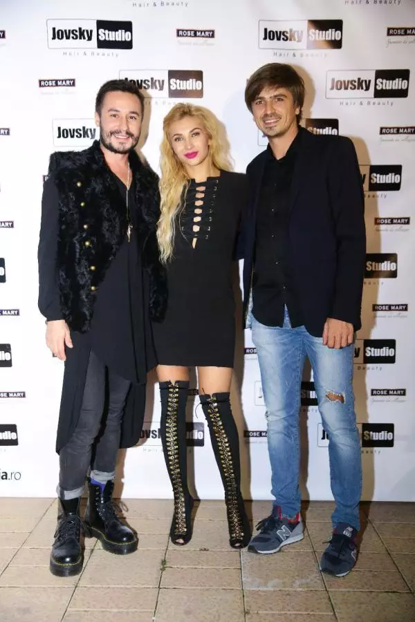 adrian-perjovschi-lora-si-valentin-alexandroae