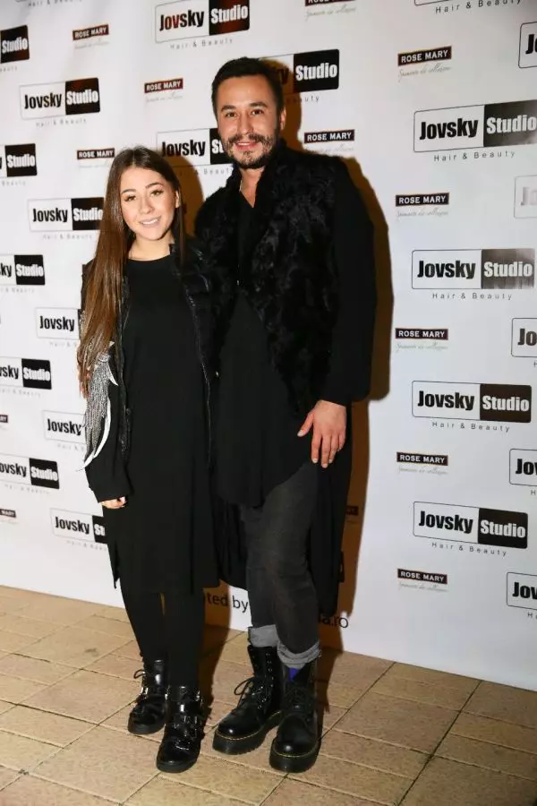 nicole-cherry-si-adrian-perjovschi