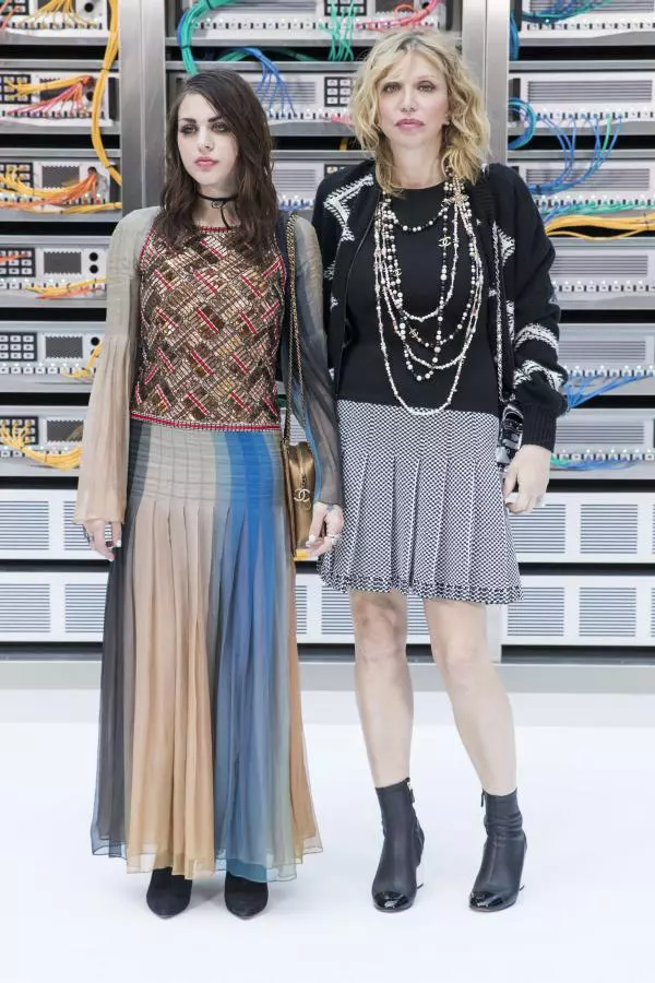 frances-bean-cobain-si-courtney-love