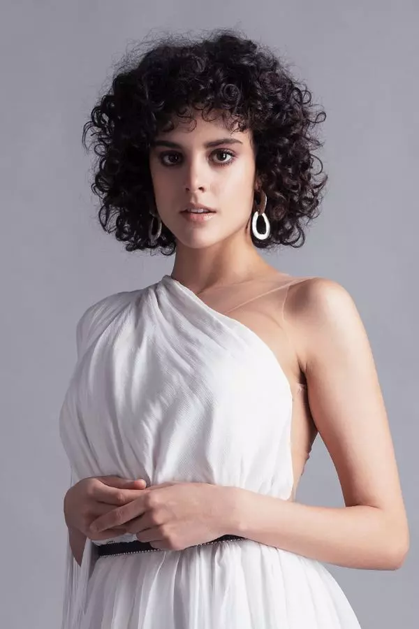 diana-saracutu-206332l-600x0-w-359a5a88