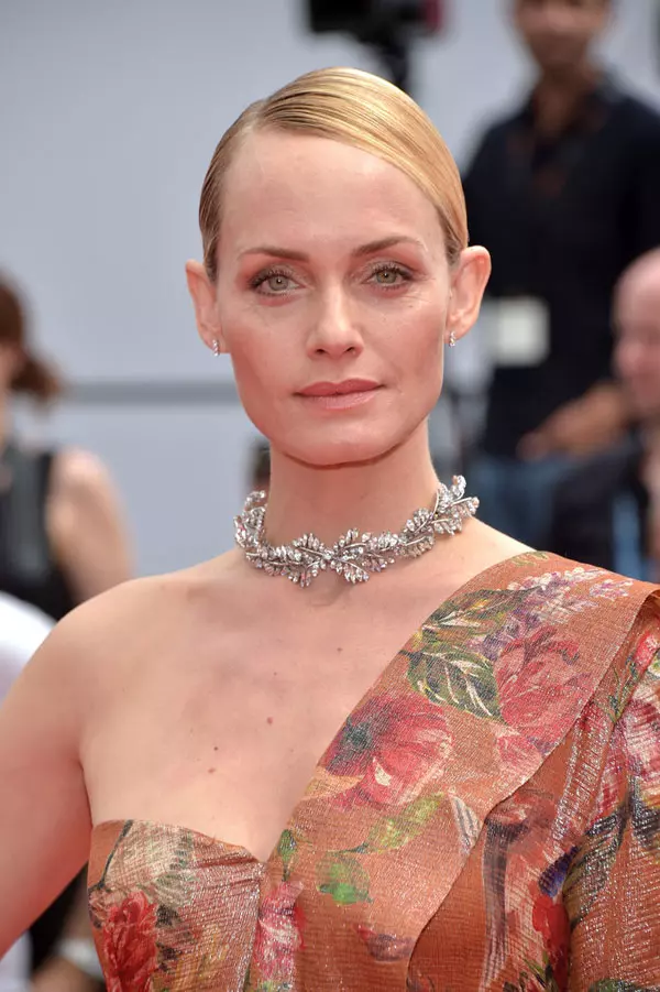 Amber Valletta