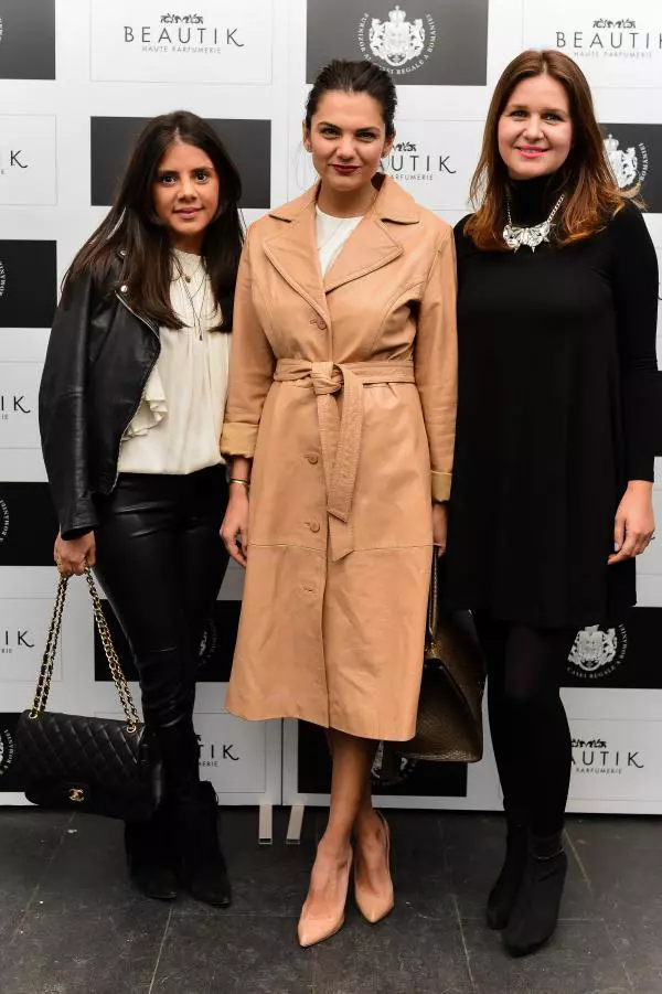 Diana Popescu, Malvina Cservenschi si Raluca Hagiu (Unica)