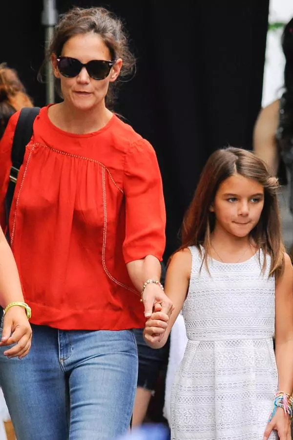 Katie Holmes si Suri