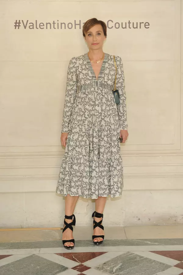 Kristin Scott Thomas la prezentarea colectiei Valentino Haute Couture