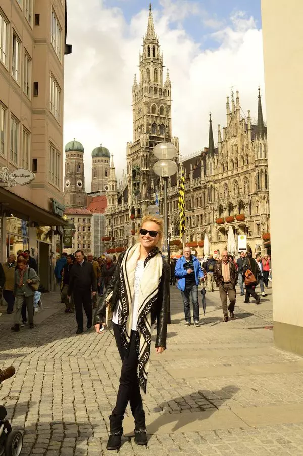 Laura Cosoi Germania