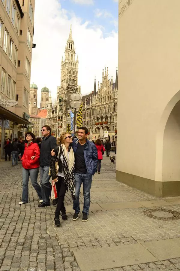 Laura Cosoi Germania