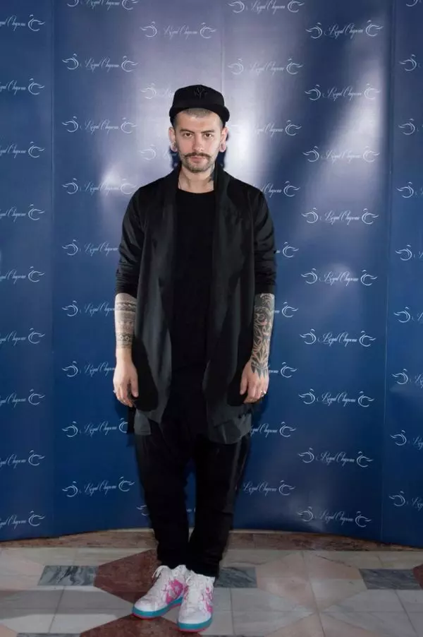 Royal Chapeau-Vali Barbulescu