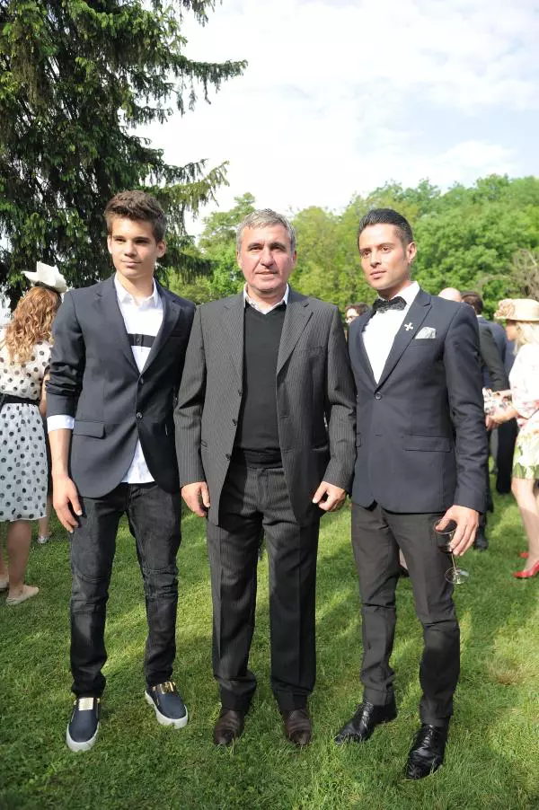 Gheorghe Hagi, Ianis Hagi (stanga)