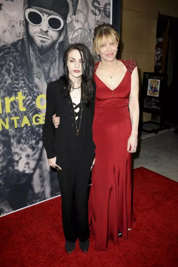 Frances Bean Cobain si Kourtney Love