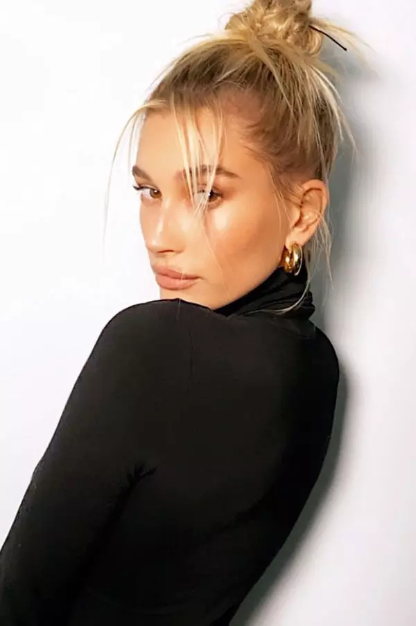 Hailey Bieber