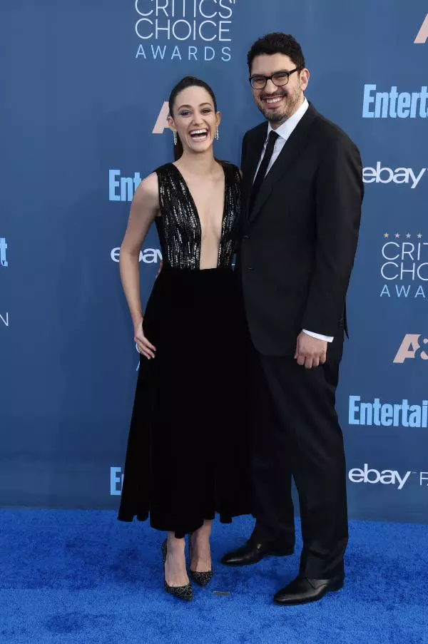 Emmy Rossum si Sam Esmail
