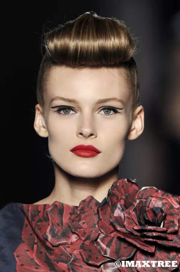 coafura_Moschino_2.jpg