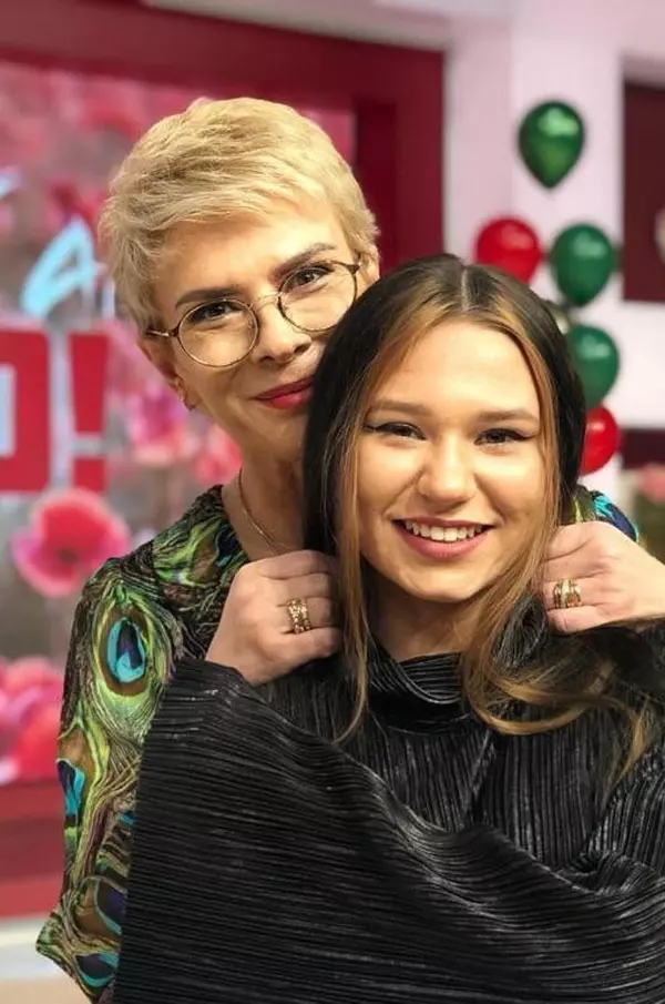 1. Teo Trandafir și fiica ei, Maia