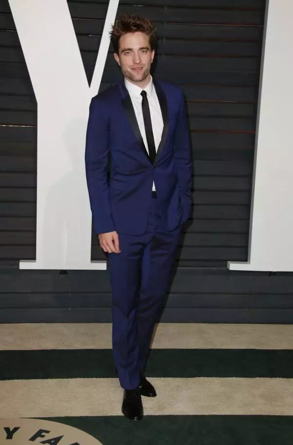 Robert Pattinson a făcut senzaţie la bustul gol