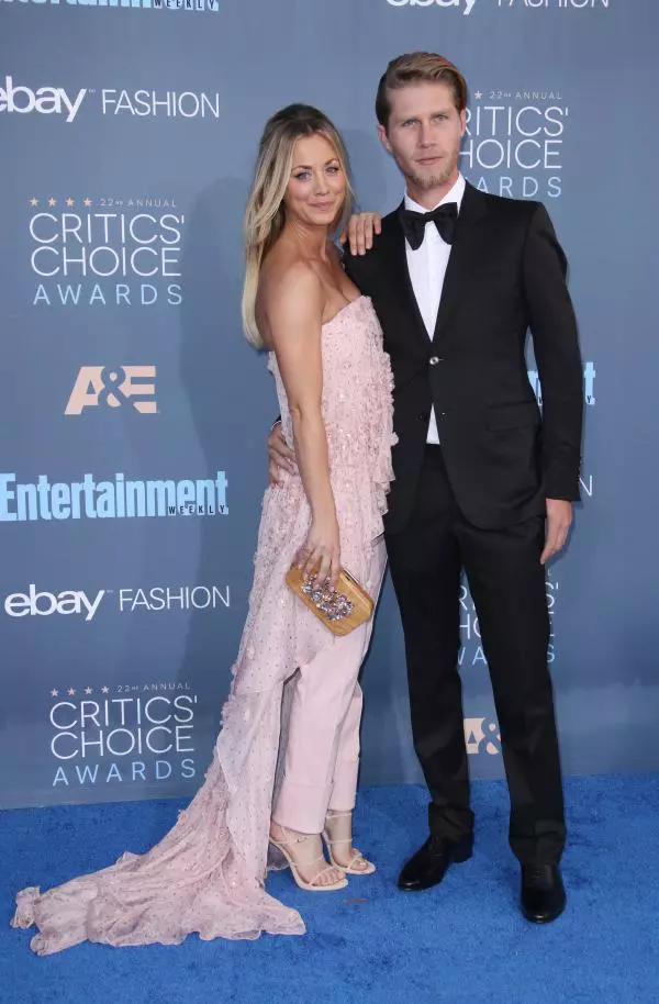 Kaley Cuoco si Karl Cook