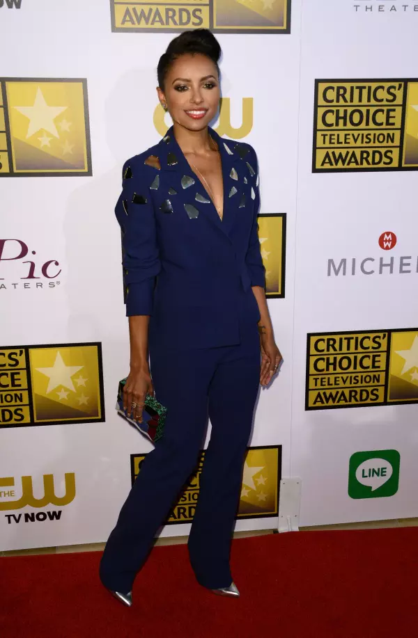 Kat Graham - Tinuta Escada