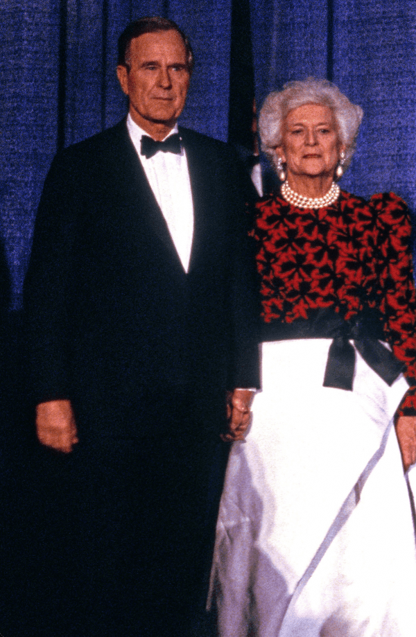 17. Barbara Bush alături de soțul său la Inaugural Gala 1981
