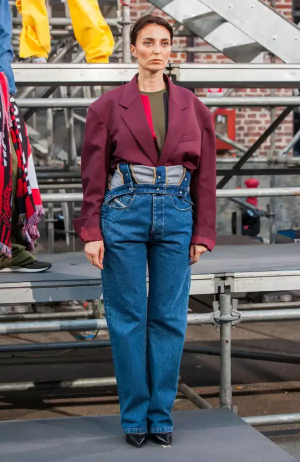 1. Glenn Martens pentru Diesel Red Tag