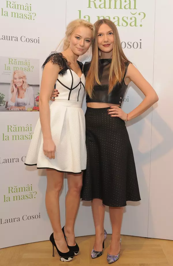 Laura Cosoi si Adela Popescu