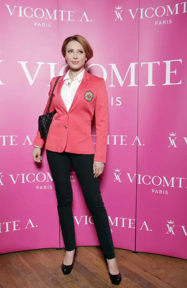 Iulia Vantur, in outfit Vicomte A.