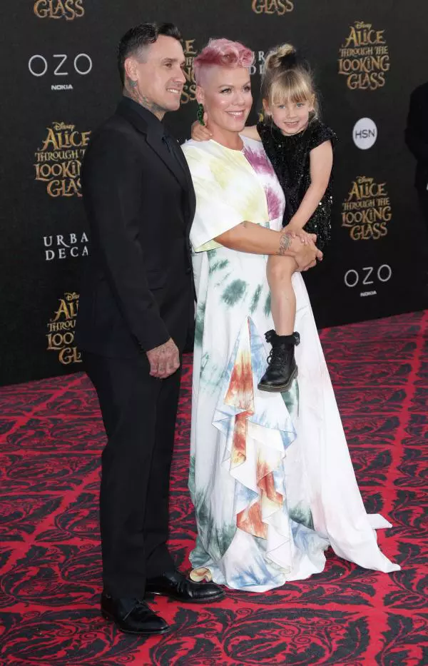 Pink, Carey Hart si Willow