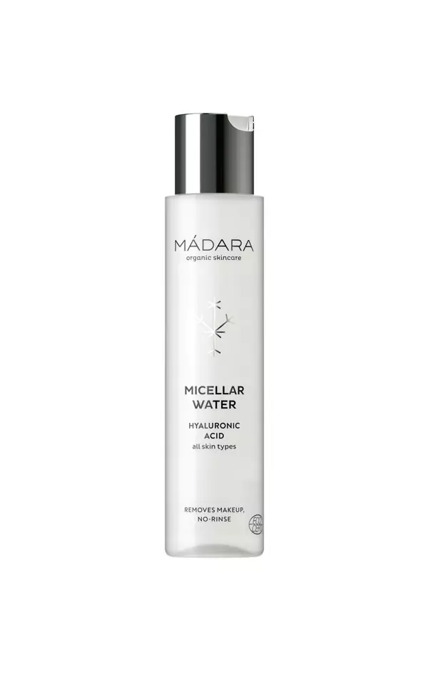 Apă micelară cu acid hialuronic Micellar Water, MÁDARA, 69 lei (disponibilă pe miobio.ro)