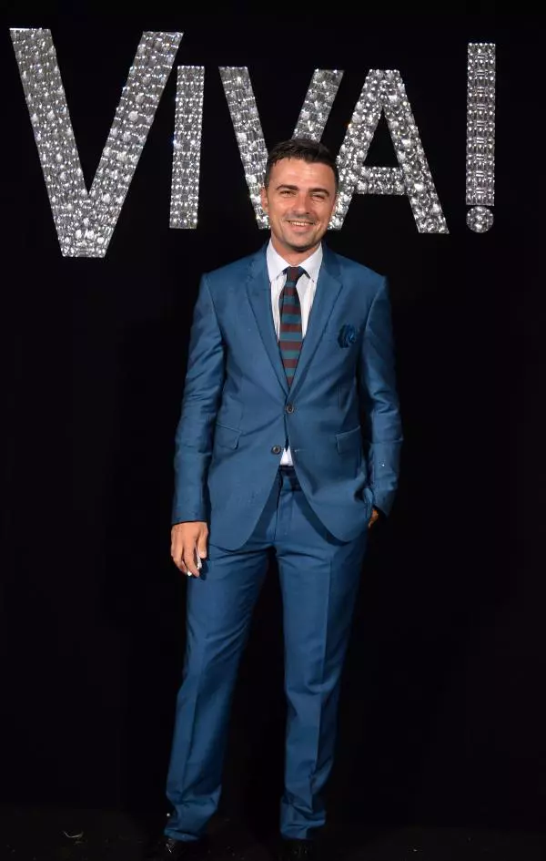 Cornel Ilie (VUNK) - Tinuta Burberry